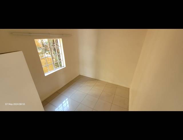 2 BEDROOM APARTMENT TO LET IN PRESTBURY
